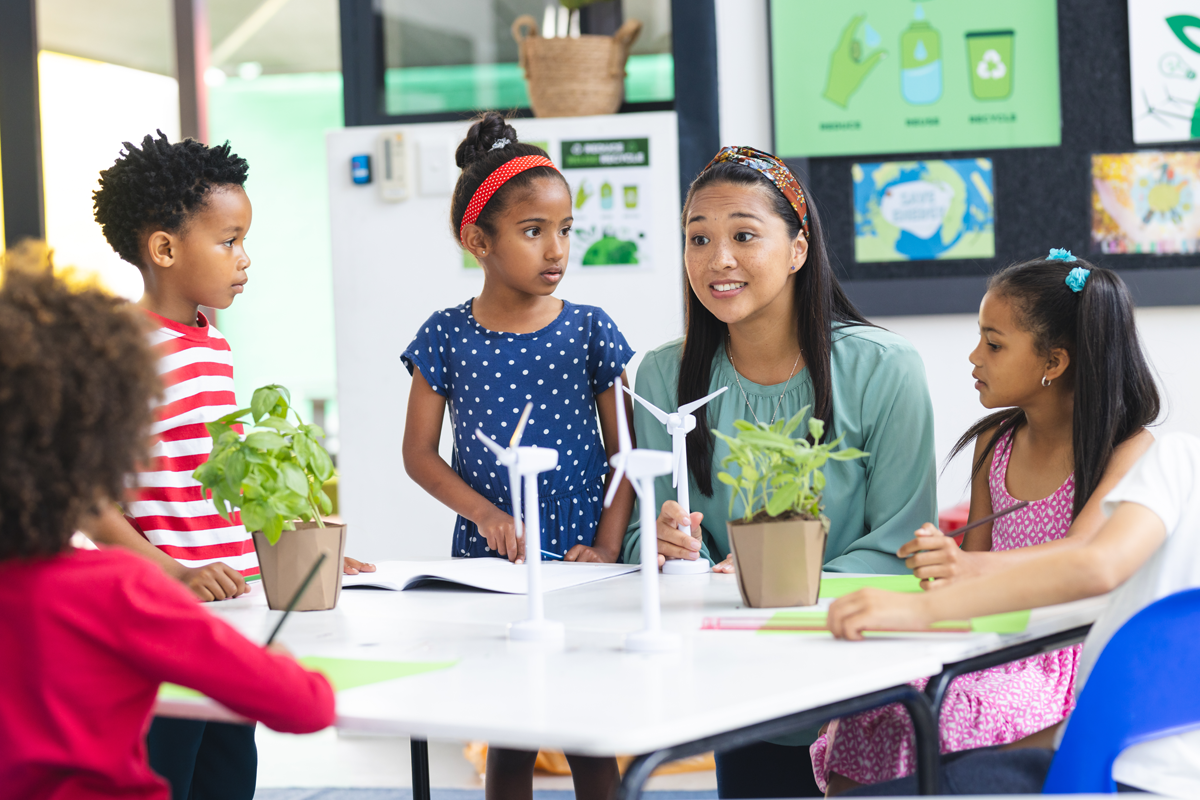 Pôle interactif dédié aux scolaires et familles : ateliers tri, biodiversité, eau, risques naturels, énergie renouvelable. Fort potentiel d'image pour les exposants engagés gratuit au salon ecologie reunion